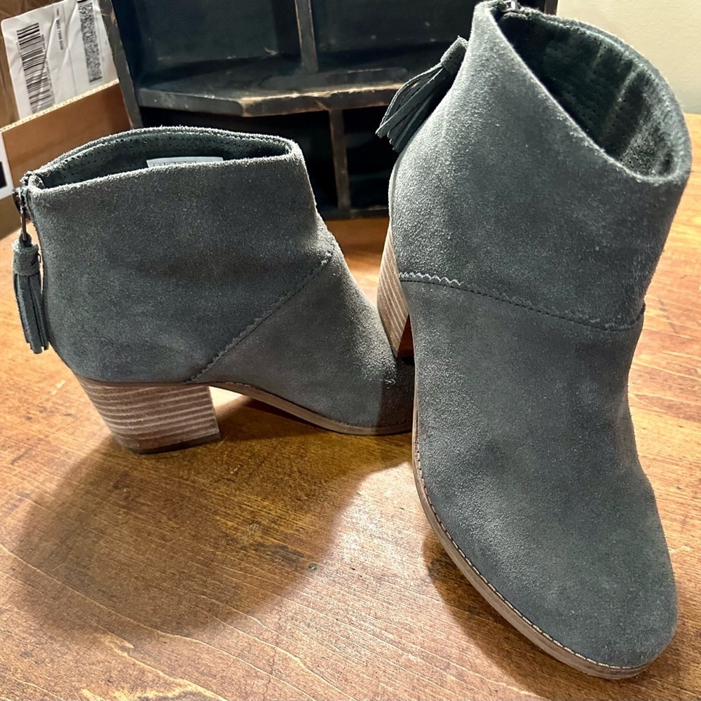 Toms Suede Sage Green Heel Zip Tassels Ankle Boots - Picture 2 of 9